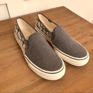 Cute gray floral slip-on sneakers